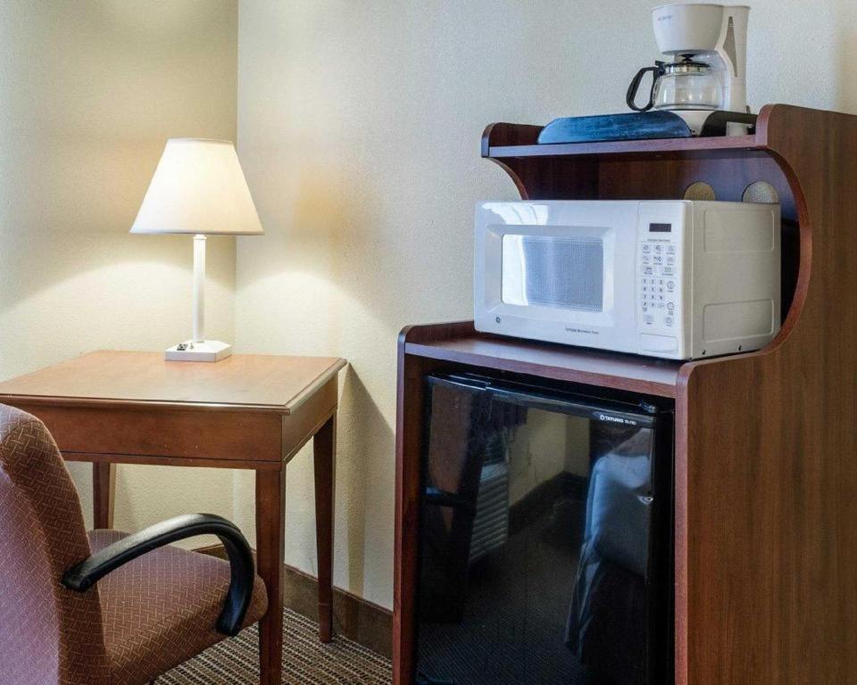Rodeway Inn Greenville Bagian luar foto