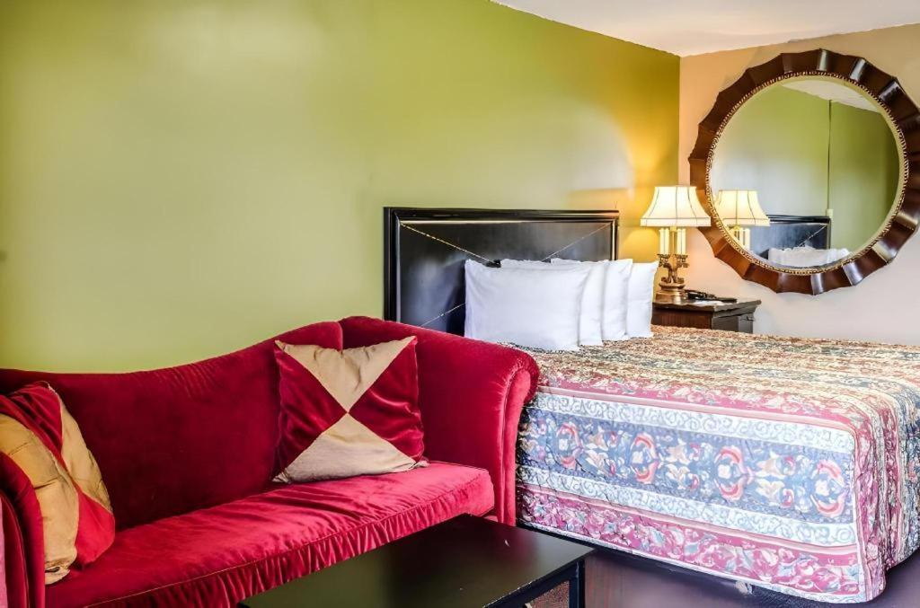 Rodeway Inn Greenville Bagian luar foto
