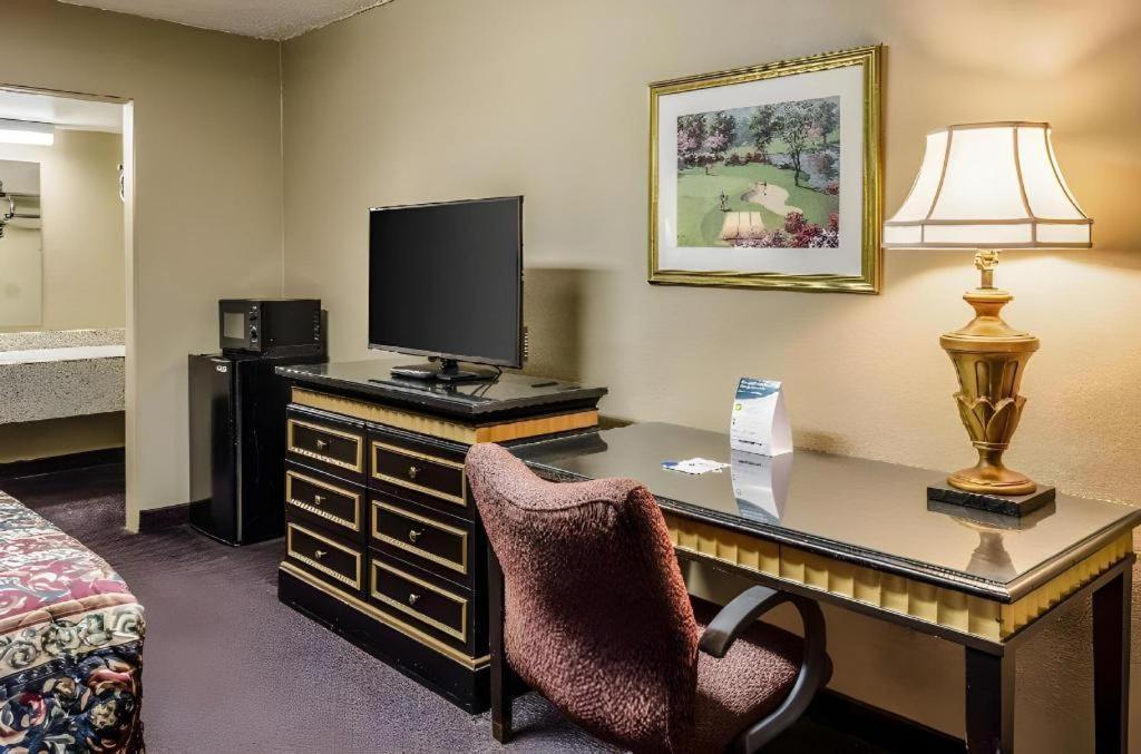Rodeway Inn Greenville Bagian luar foto