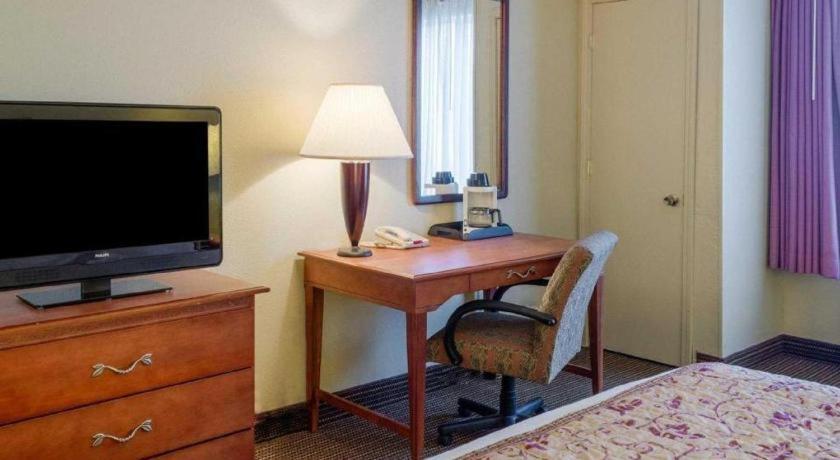 Rodeway Inn Greenville Bagian luar foto