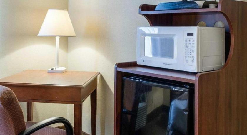 Rodeway Inn Greenville Bagian luar foto