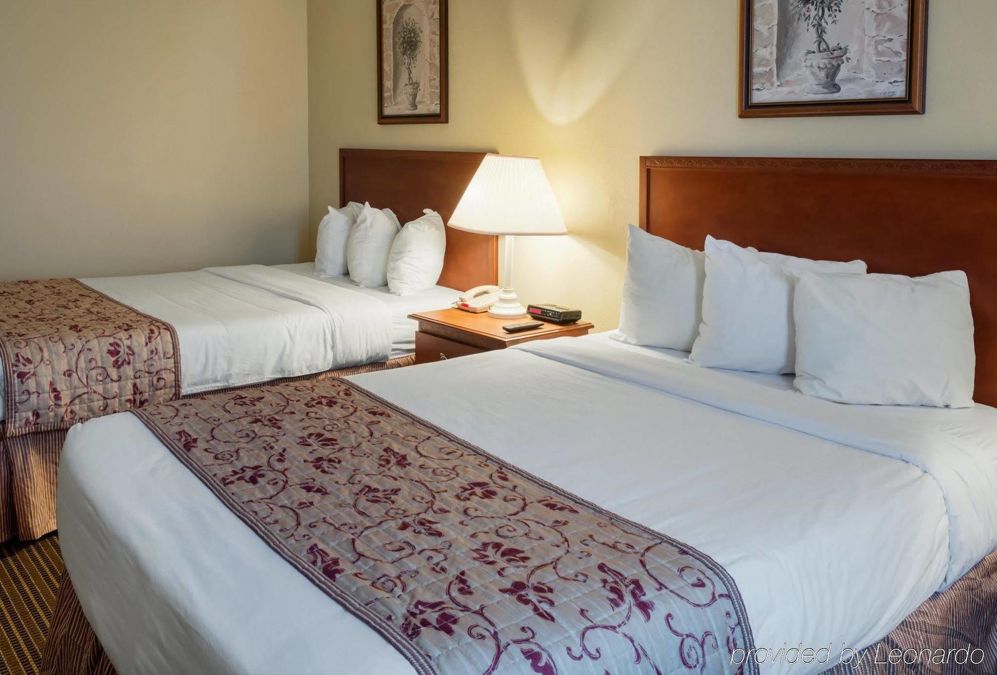 Rodeway Inn Greenville Bagian luar foto
