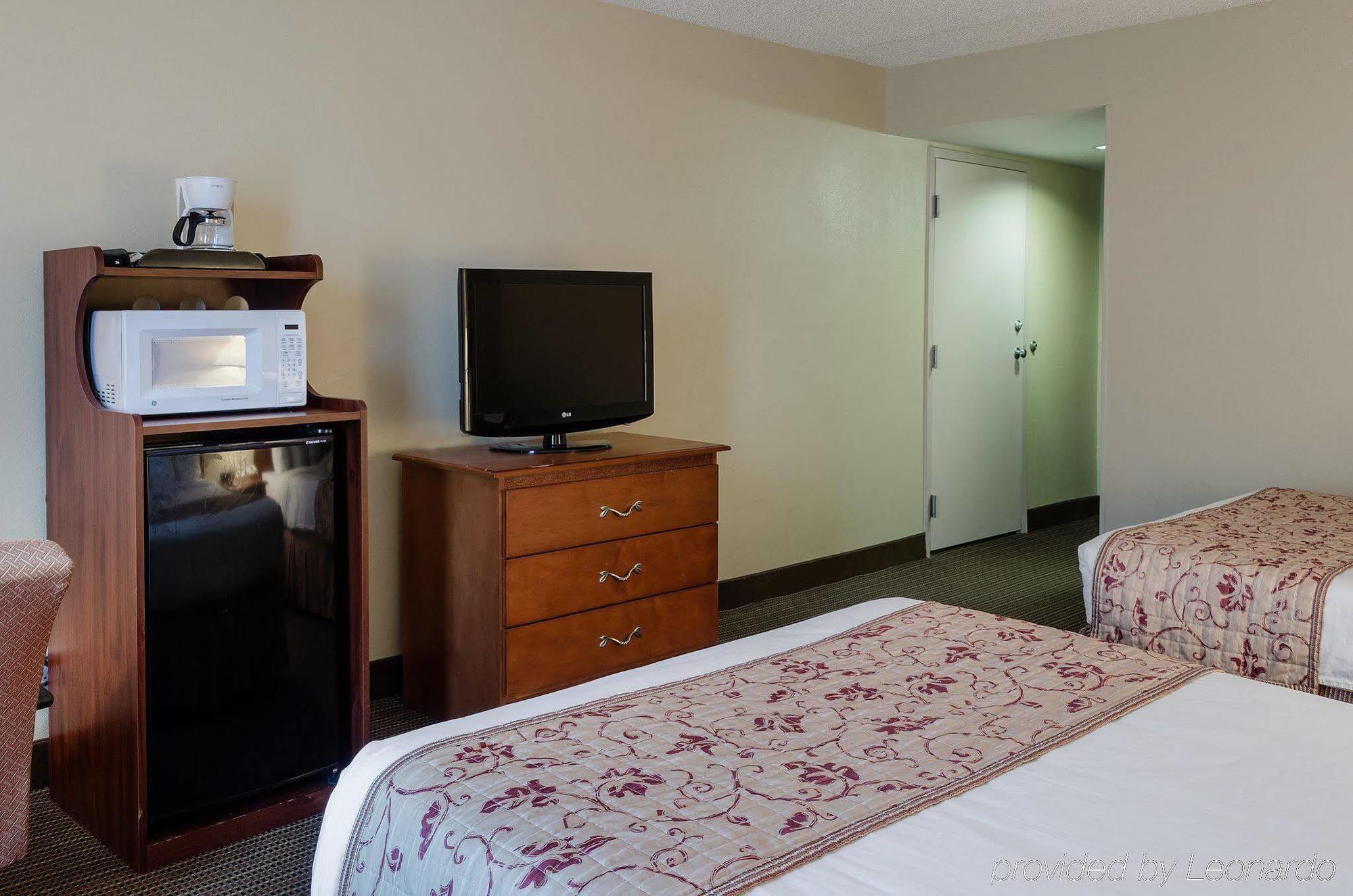Rodeway Inn Greenville Bagian luar foto